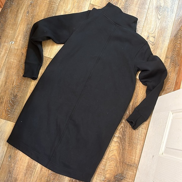 ATHLETA MEDIUM BLACK SWESTSHIRT DRESS LINED - Picture 5 of 5